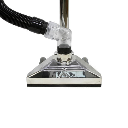 Bentley_Wand Close-up of a vacuum cleaner head with a black hose on a white background