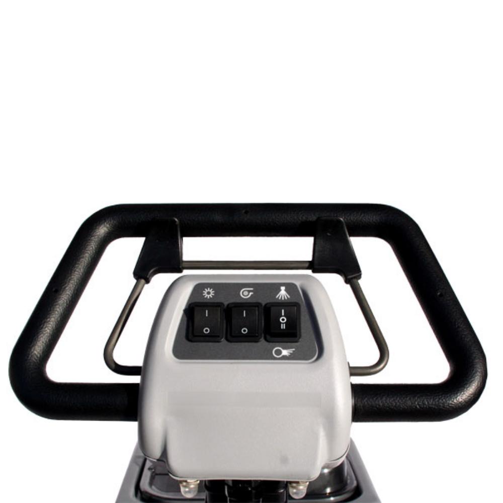 Steering handle and center switch controls for x17 push carpet extractor